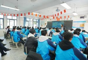 2025年眉山北外學(xué)費(fèi)一年多少錢_貴不貴