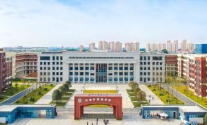 2025年北外附屬東坡外國語學(xué)校高中復(fù)讀班如何_高中復(fù)讀班介紹