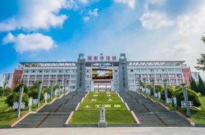 2025年自貢職業(yè)技術(shù)學(xué)校是重點(diǎn)學(xué)校嗎_班型介紹