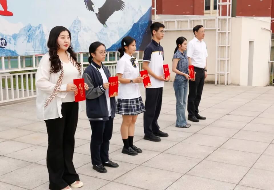 彭州市宏德學校
