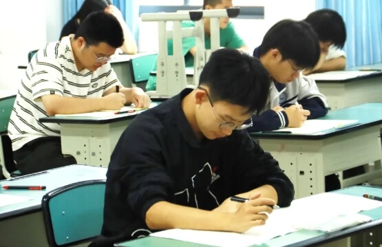 成都廣信數(shù)字職業(yè)技術學校