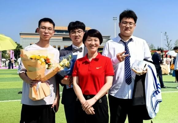 成都市郫都區(qū)第一中學(xué)