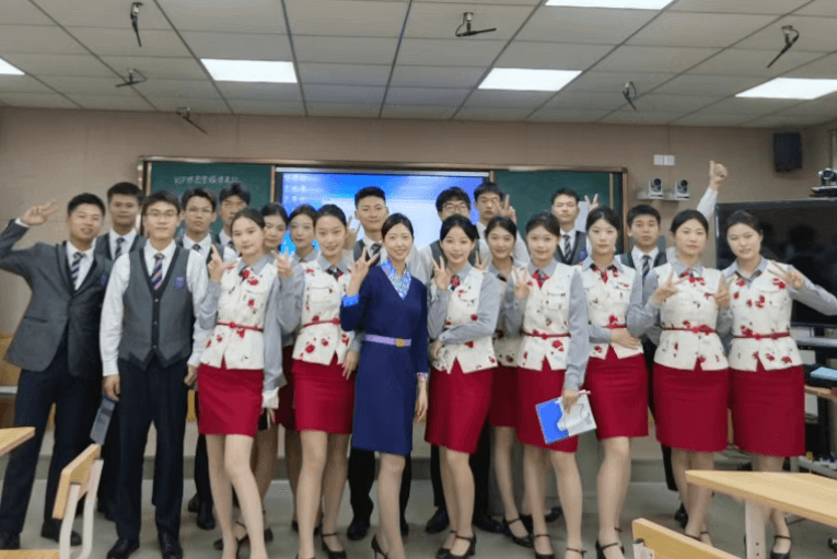 成都泛美航空旅游職業(yè)學(xué)校